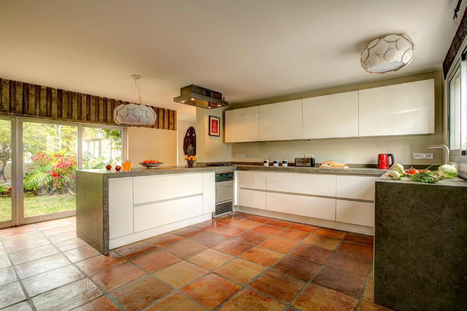 Holiday home Sunshine Laughter & Sea Views