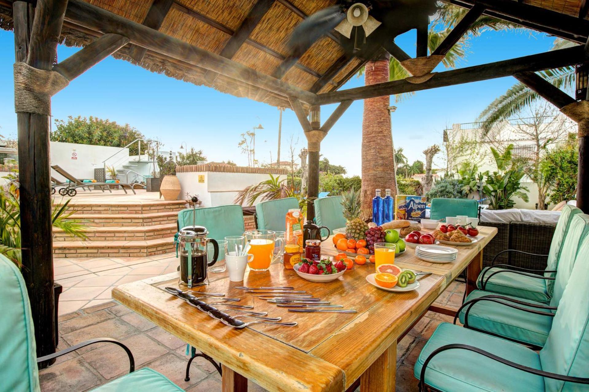 Holiday home Sunshine Laughter & Sea Views *