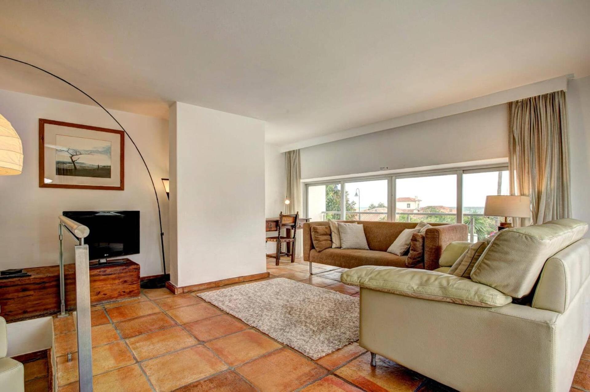Holiday home Sunshine Laughter & Sea Views