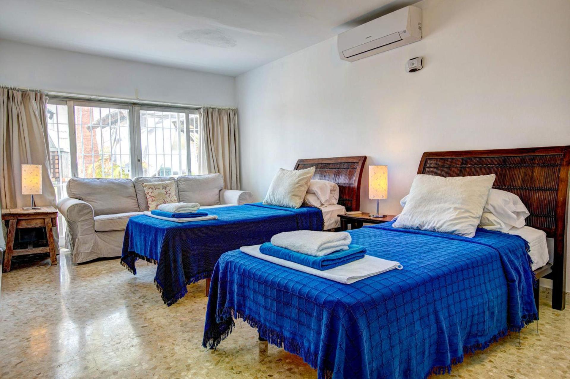 Holiday home Sunshine Laughter & Sea Views *