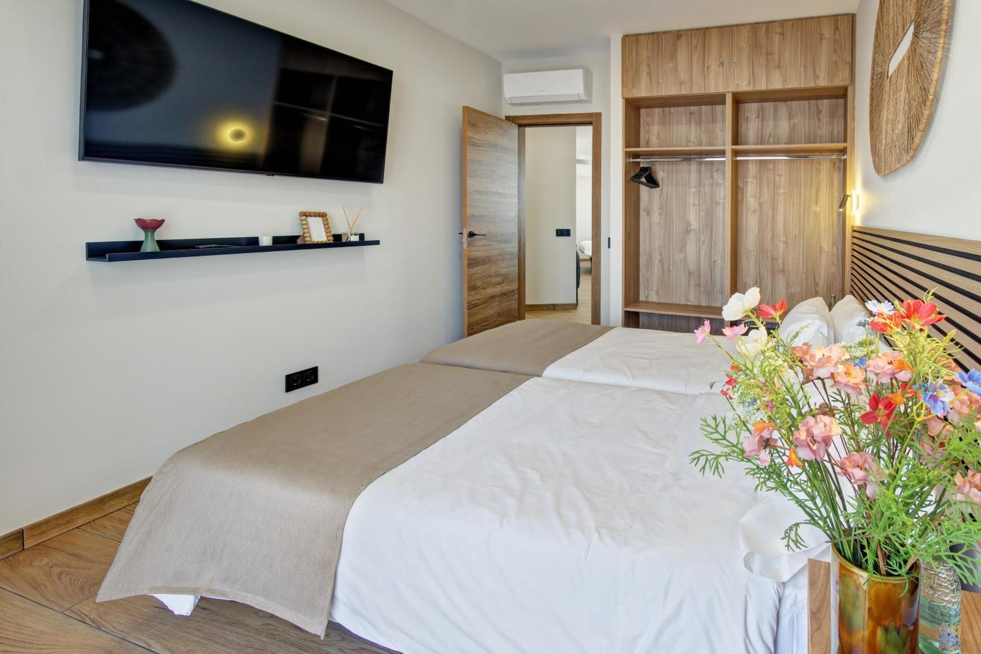 Lagom New, 5 Min Walk From The Sea Hostel Lloret de Mar