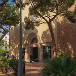 Comfortable Apartment With A Swimming Pool, 250M To The Sea.