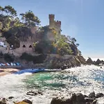 3 Bedroom Beautiful Apartment In Lloret De Mar