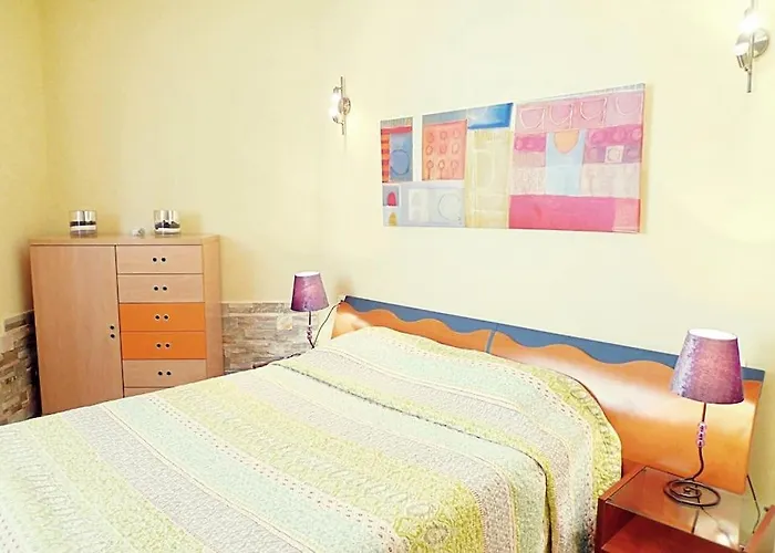 Precioso Apartamento Con Piscina Y Jardin Propio