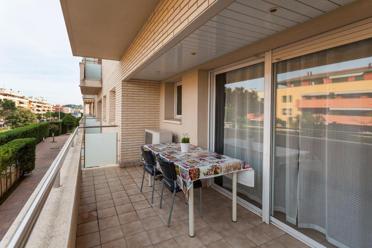 Comfortable With A Swimming Pool, 250m To The Sea. *
