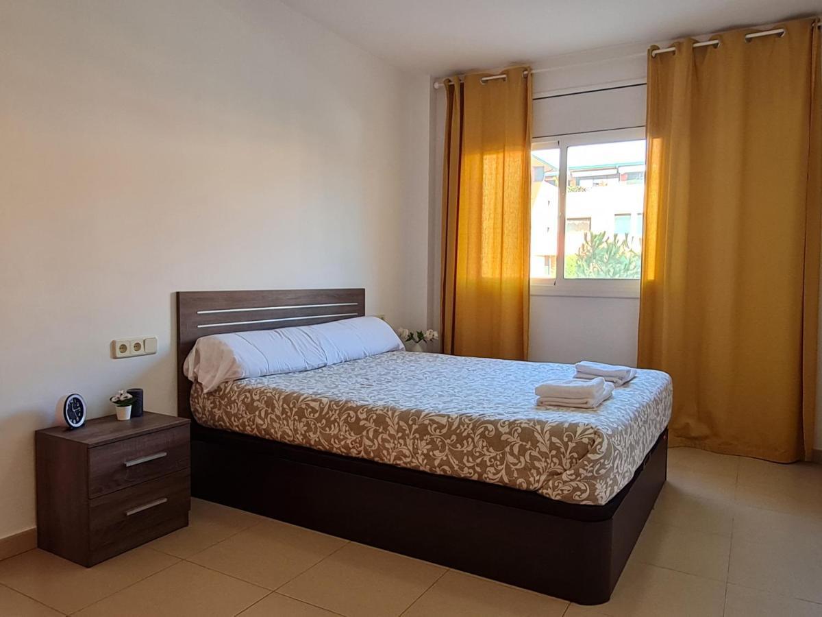 Comfortable With A Swimming Pool, 250m To The Sea.