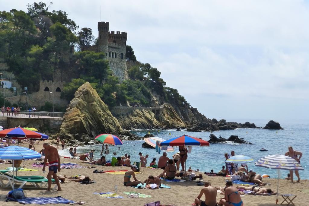 Sant Jordi Plaza Espana Lloret de Mar
