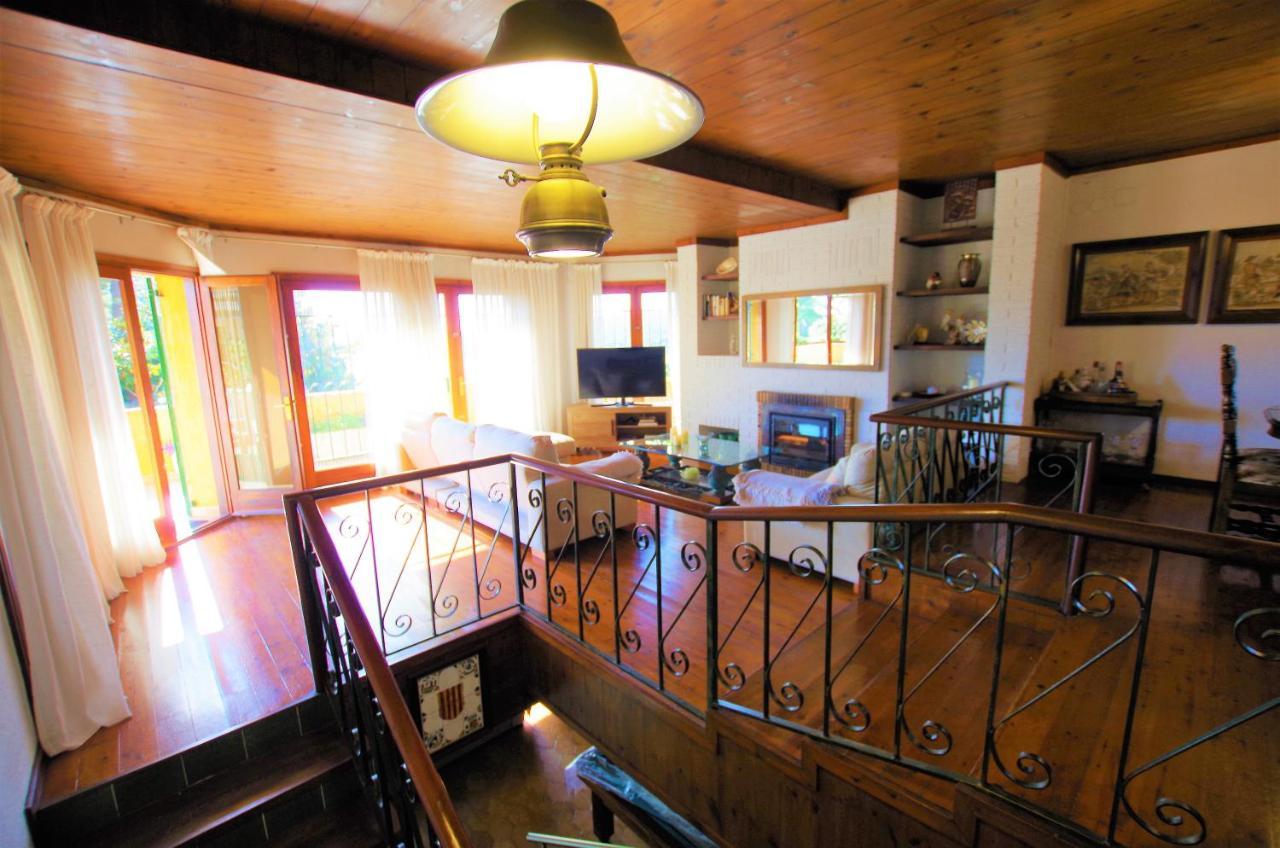Villa V&v Lloret - Elsa: Luxurious 10-person With Dual Pools And Lush Garden