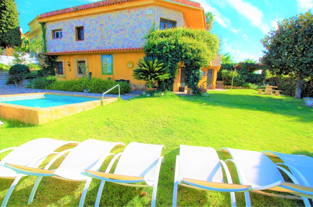 V&v Lloret - Elsa: Luxurious 10-person With Dual Pools And Lush Garden Villa Lloret de Mar