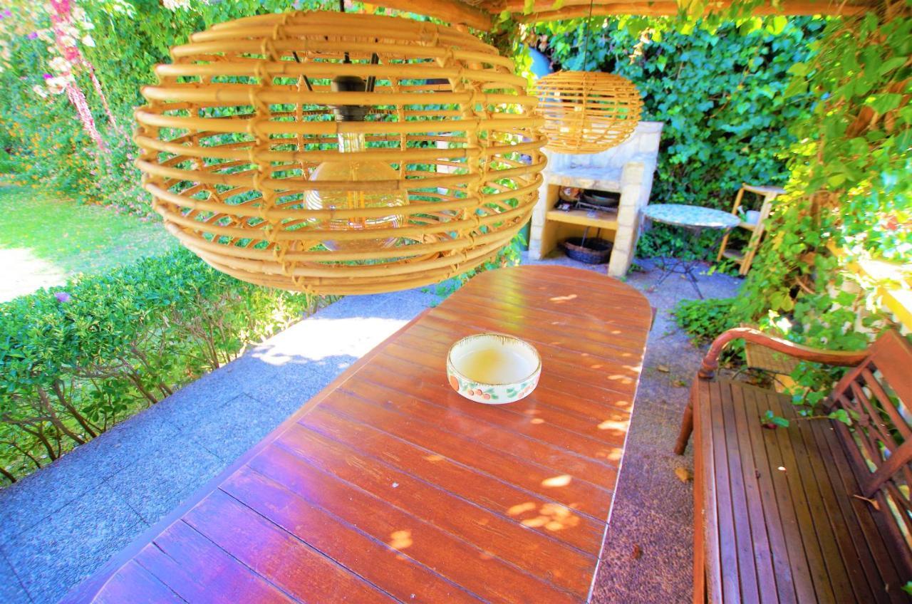 V&v Lloret - Elsa: Luxurious 10-person With Dual Pools And Lush Garden Villa Lloret de Mar