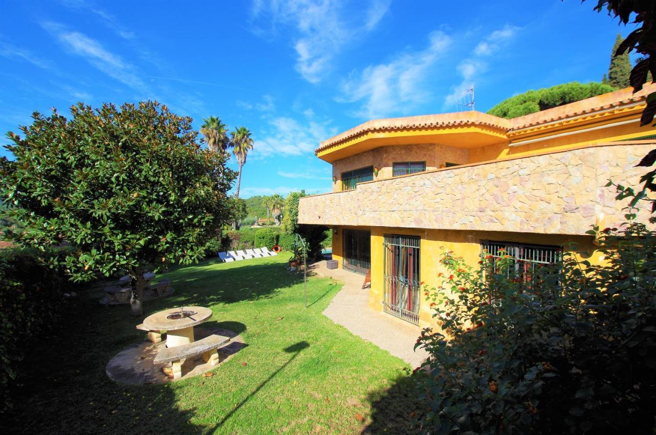 V&v Lloret - Elsa: Luxurious 10-person With Dual Pools And Lush Garden