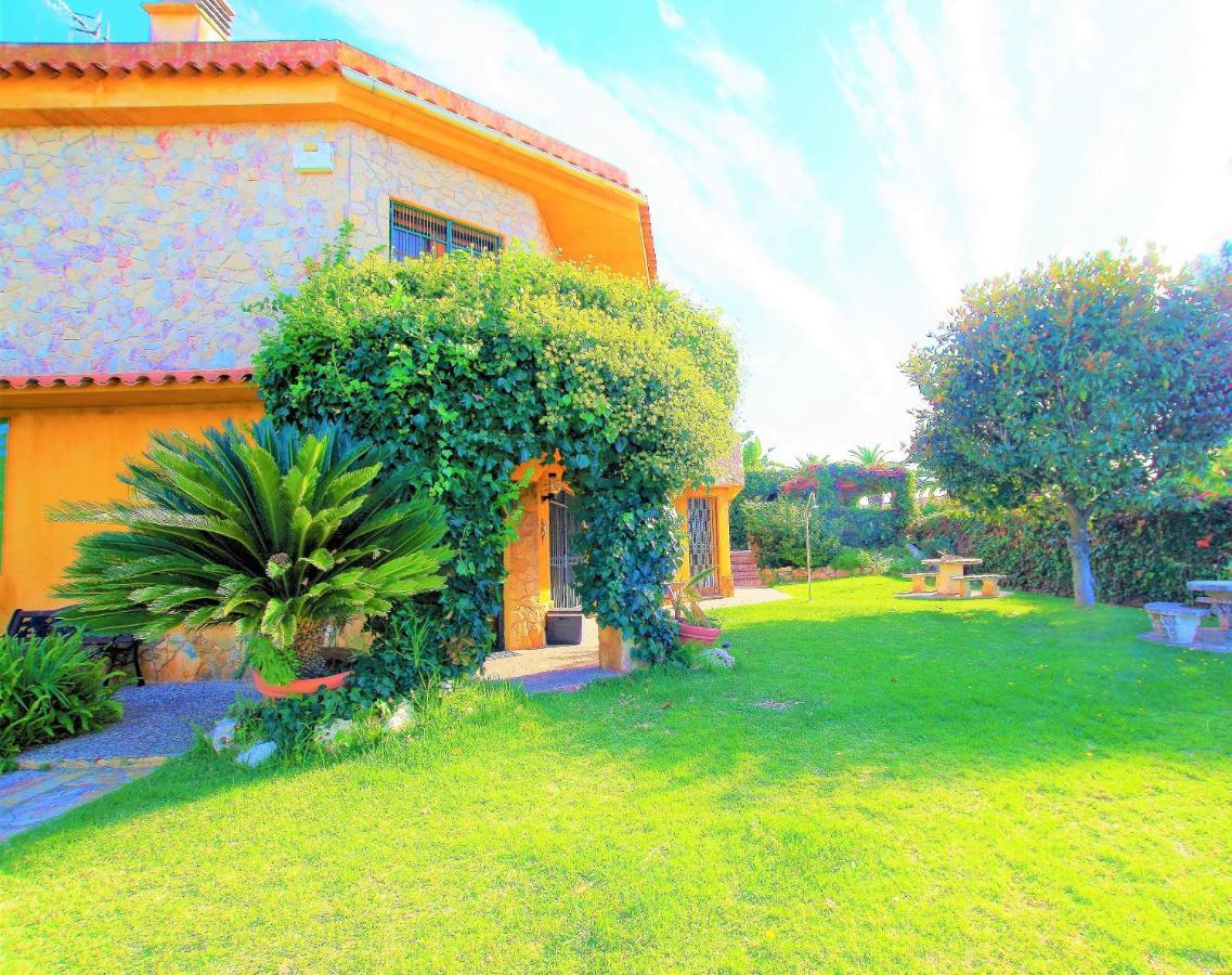 V&v Lloret - Elsa: Luxurious 10-person With Dual Pools And Lush Garden Villa *