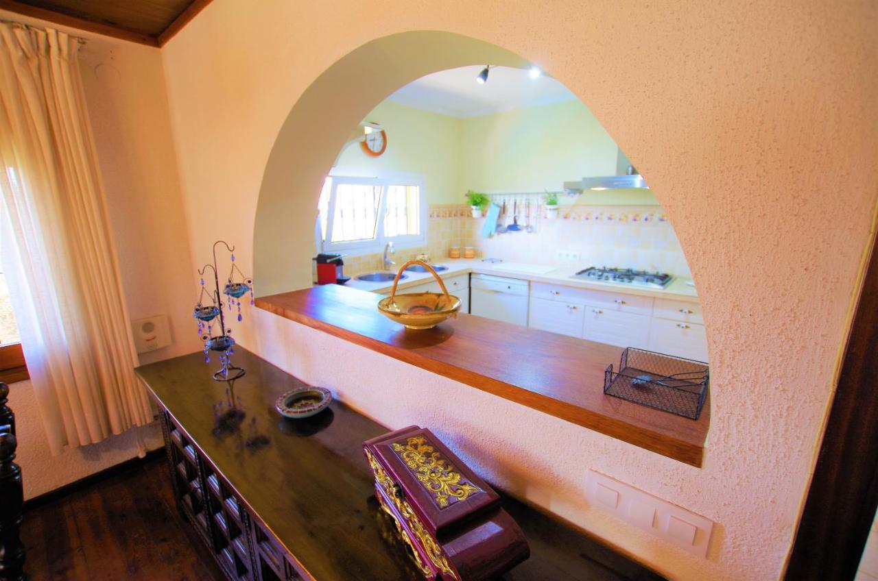 V&v Lloret - Elsa: Luxurious 10-person With Dual Pools And Lush Garden Villa Lloret de Mar