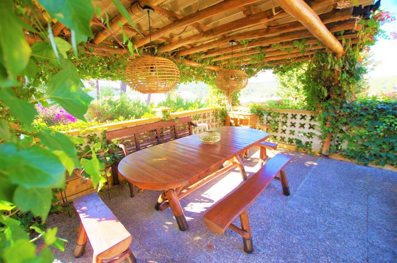 V&v Lloret - Elsa: Luxurious 10-person With Dual Pools And Lush Garden Villa