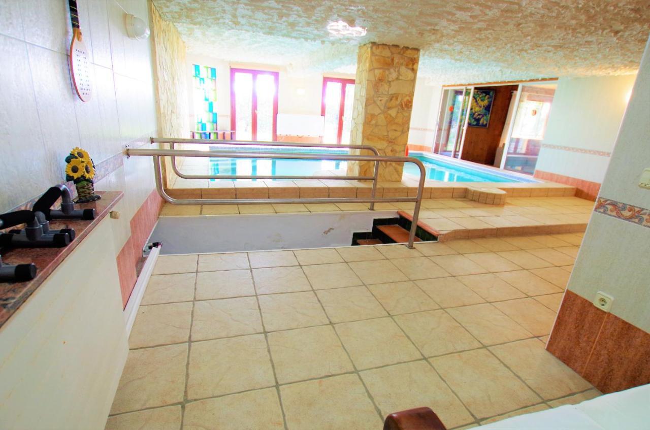 V&v Lloret - Elsa: Luxurious 10-person With Dual Pools And Lush Garden Lloret de Mar