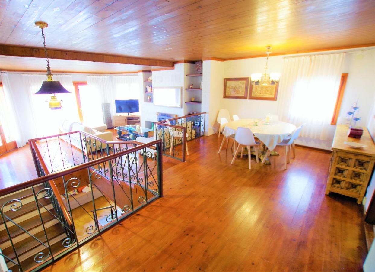 V&v Lloret - Elsa: Luxurious 10-person With Dual Pools And Lush Garden Villa Lloret de Mar