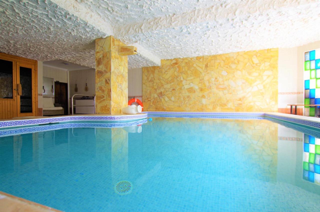 V&v Lloret - Elsa: Luxurious 10-person With Dual Pools And Lush Garden *