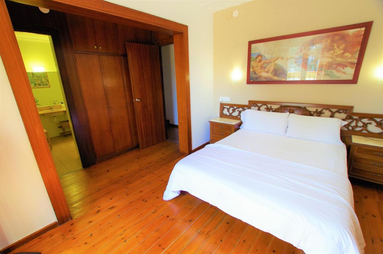 V&v Lloret - Elsa: Luxurious 10-person With Dual Pools And Lush Garden Lloret de Mar