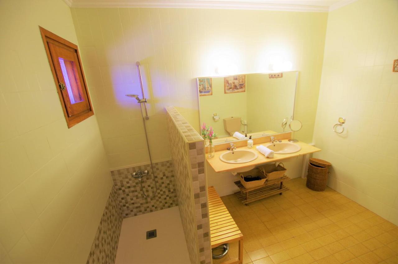 V&v Lloret - Elsa: Luxurious 10-person With Dual Pools And Lush Garden Villa *