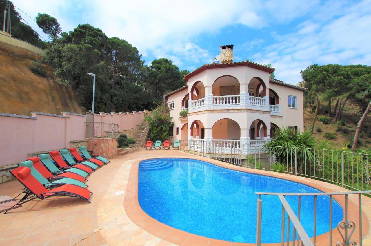 Villa Christine: Luxurious 17-person With Pool And Barbecue