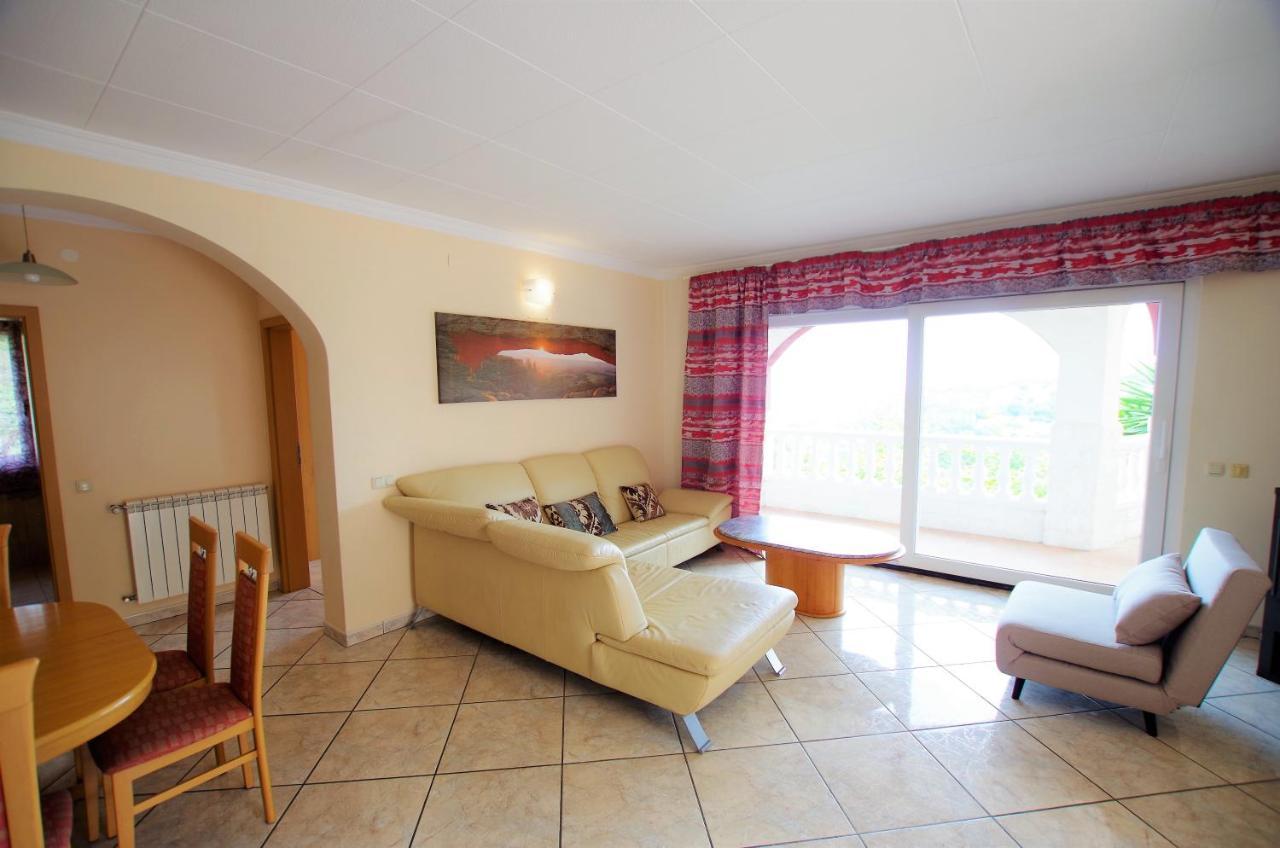 Christine: Luxurious 17-person With Pool And Barbecue *