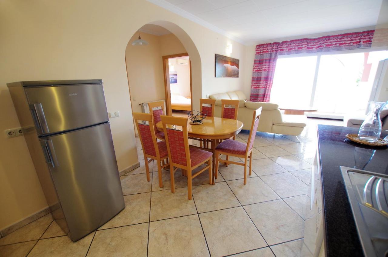 Christine: Luxurious 17-person With Pool And Barbecue *