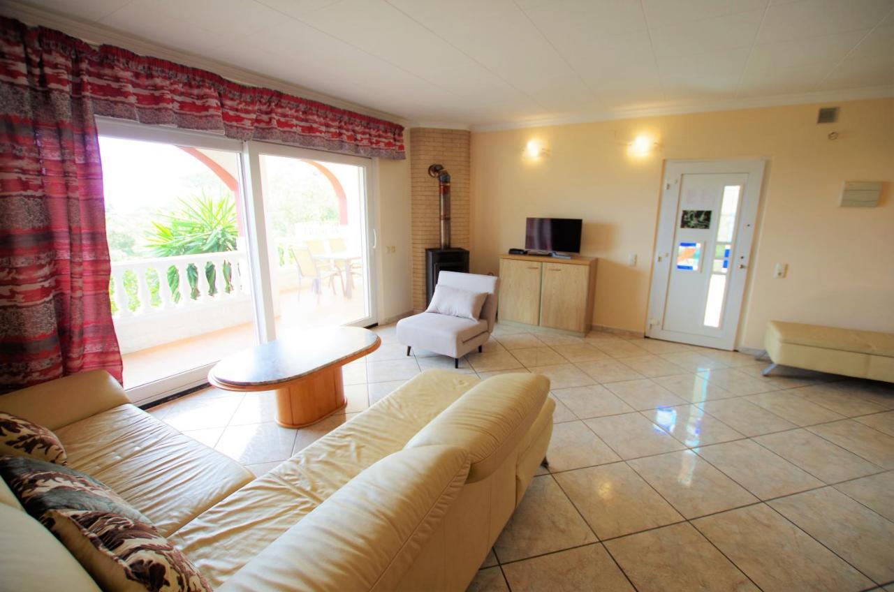 Christine: Luxurious 17-person With Pool And Barbecue Villa Lloret de Mar