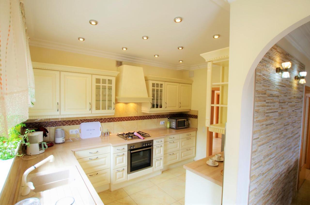 Christine: Luxurious 17-person With Pool And Barbecue *
