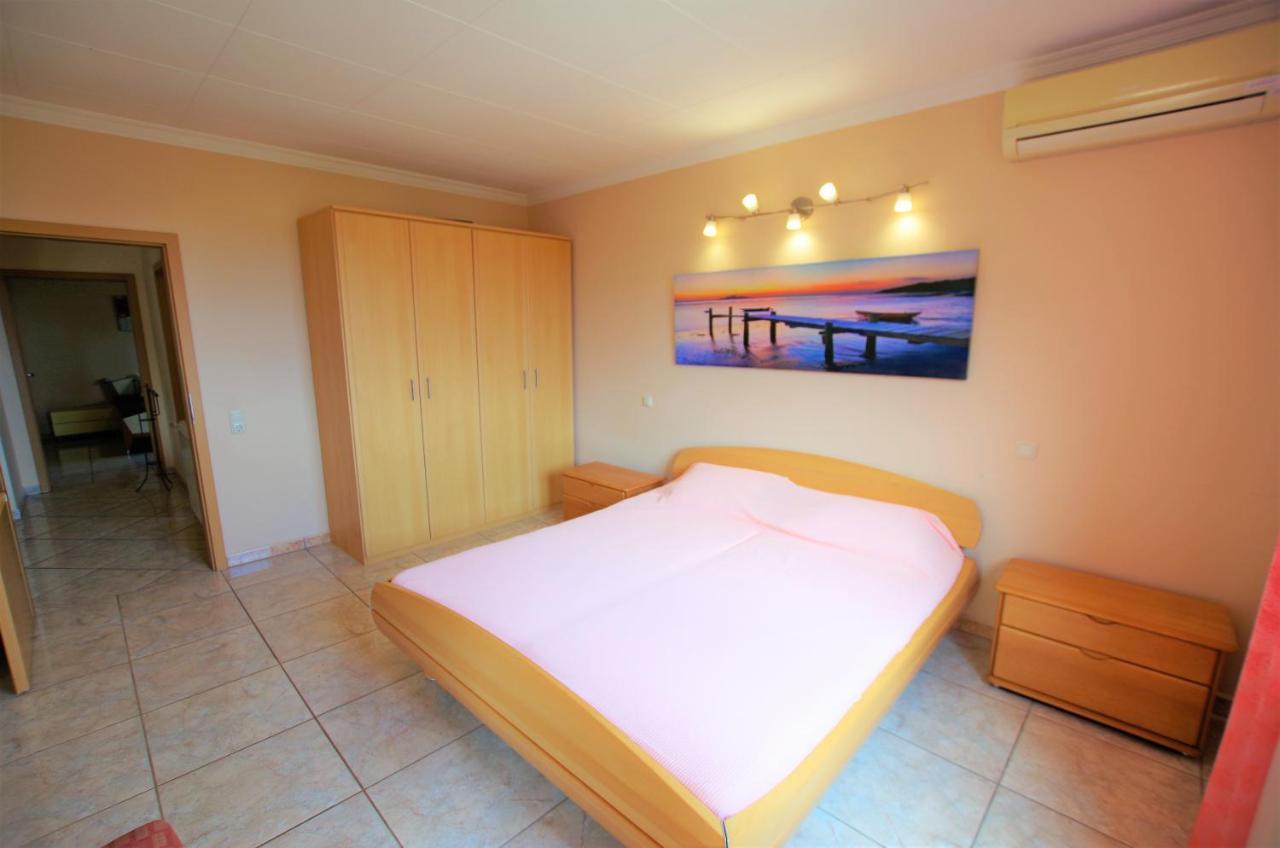 Villa Christine: Luxurious 17-person With Pool And Barbecue Lloret de Mar