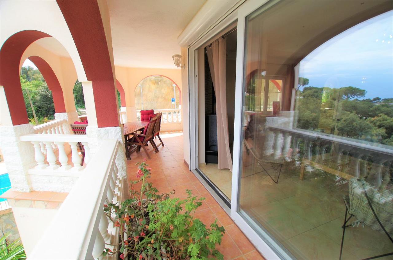 Christine: Luxurious 17-person With Pool And Barbecue * Lloret de Mar