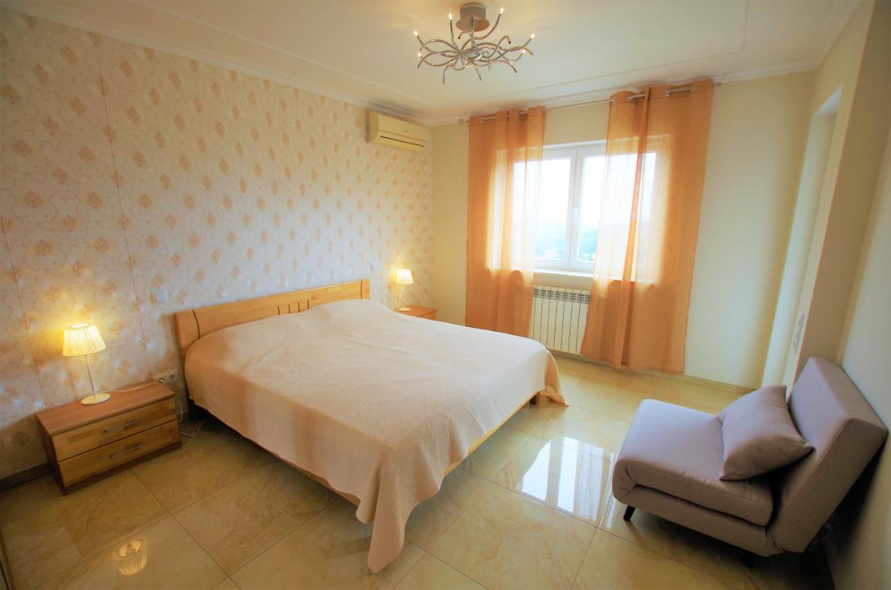 Villa Christine: Luxurious 17-person With Pool And Barbecue