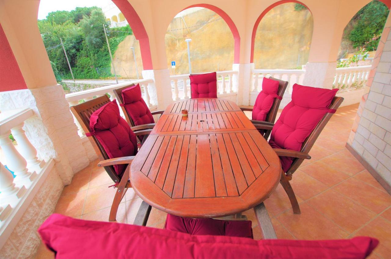 Villa Christine: Luxurious 17-person With Pool And Barbecue *