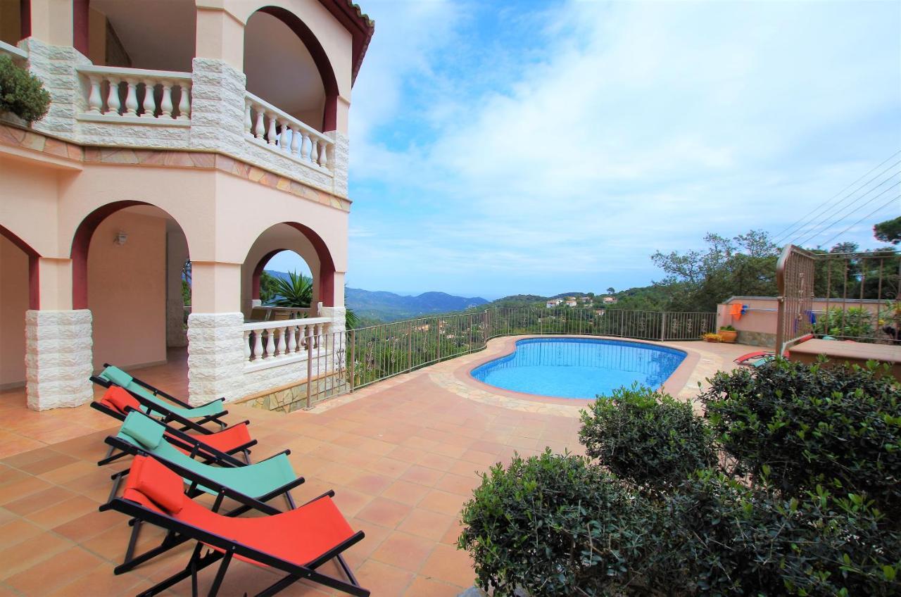 Villa Christine: Luxurious 17-person With Pool And Barbecue