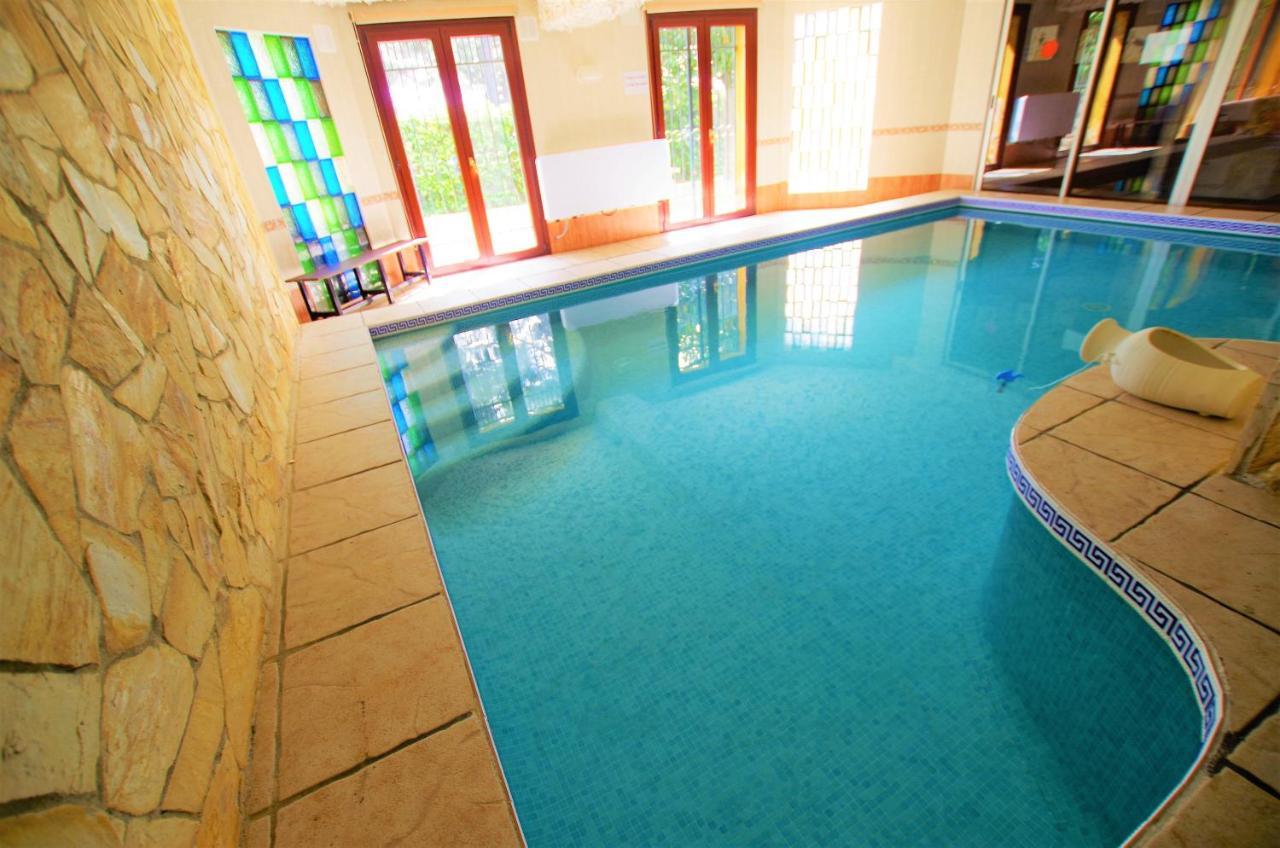 V&v Lloret - Elsa: Luxurious 10-person With Dual Pools And Lush Garden Villa