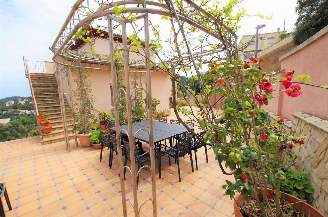 Villa Christine: Luxurious 17-person With Pool And Barbecue Lloret de Mar