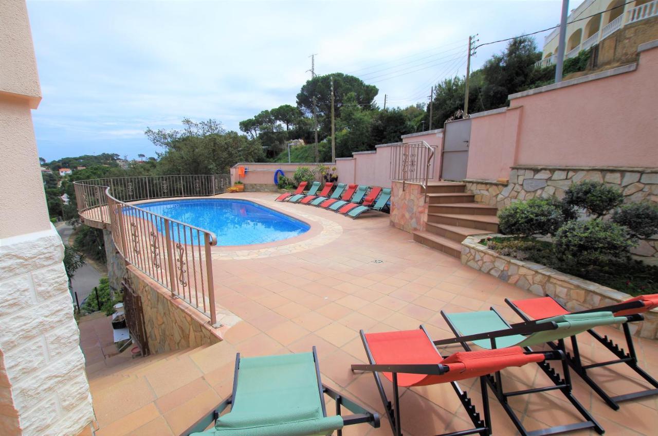 Christine: Luxurious 17-person With Pool And Barbecue * Lloret de Mar