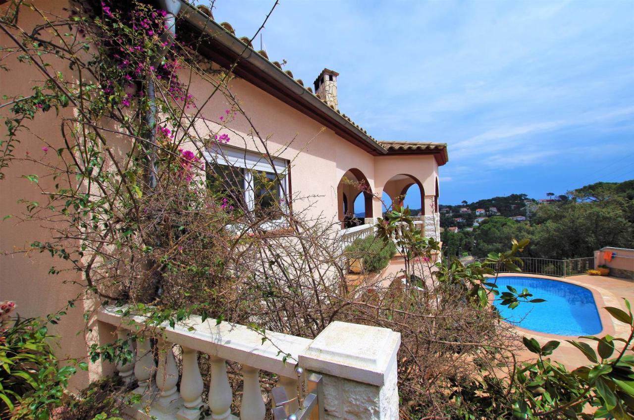Villa Christine: Luxurious 17-person With Pool And Barbecue Lloret de Mar