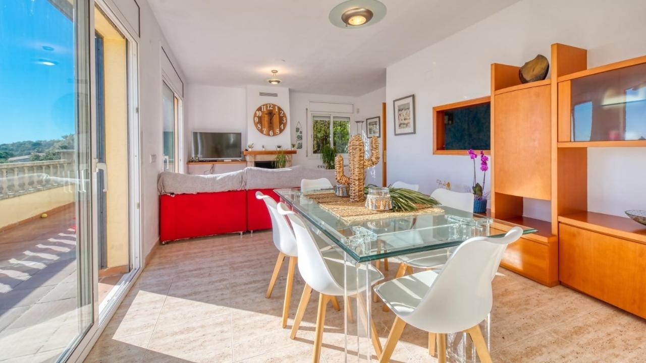 Villa Costacabana - *