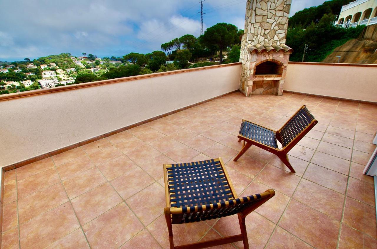 Christine: Luxurious 17-person With Pool And Barbecue *
