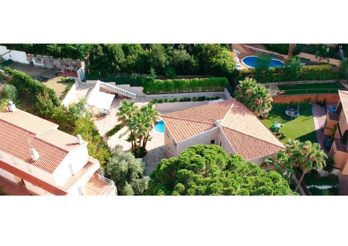 Villa Luxury Villa, Private Beach N Pool