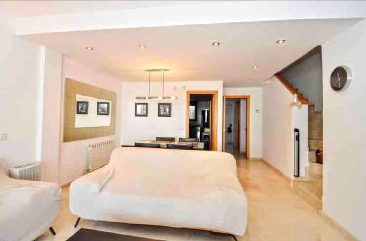 Wonderful Townhouse On Sa Boadella Beach Holiday home Lloret de Mar