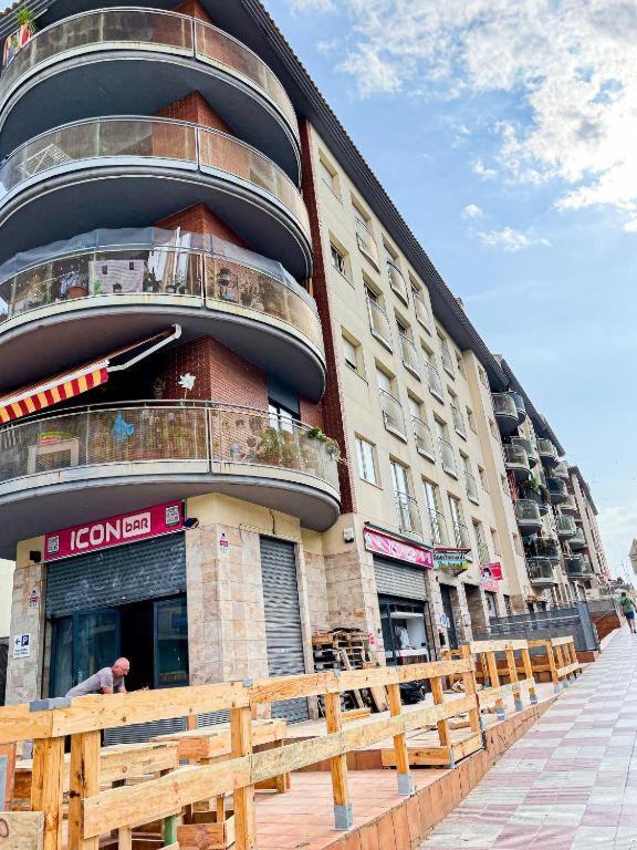 Yellow Lloret Apartment