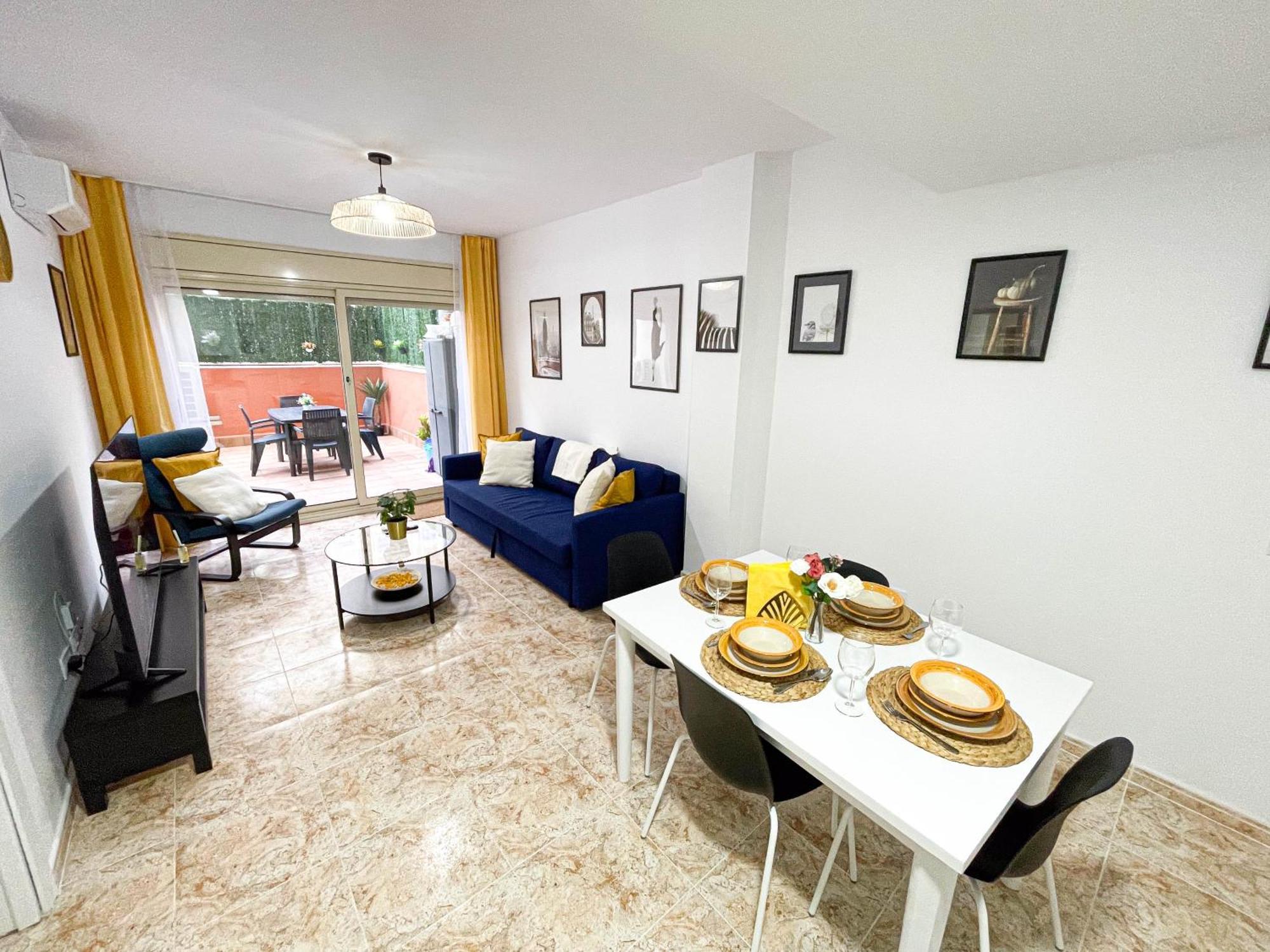 Yellow Lloret Apartment *