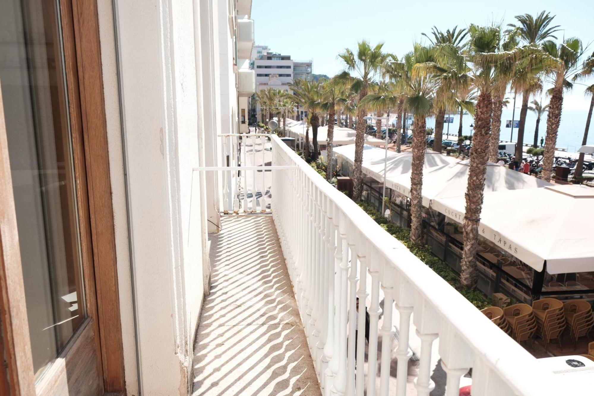 Exclusive Beachfront Haven In Costa Brava Apartment *