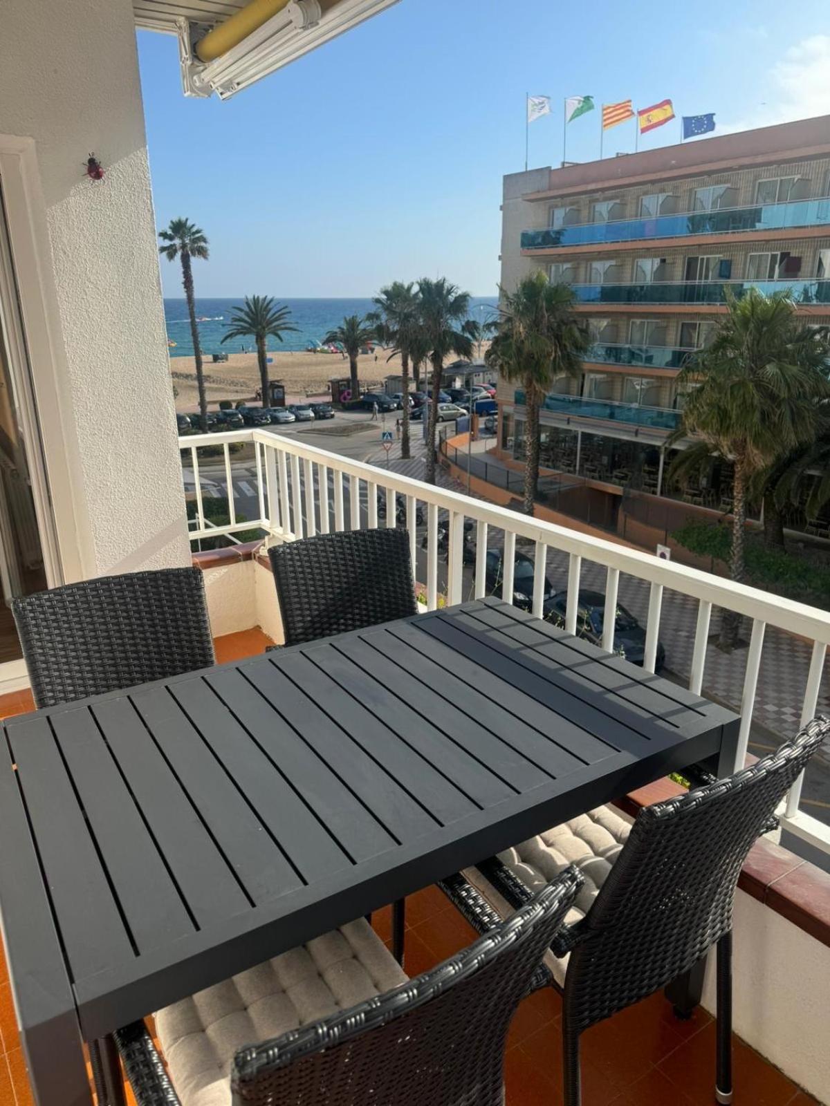 Appartement Lujoso Piso Enfrente De Playa De Fenals, 2 Terrazas