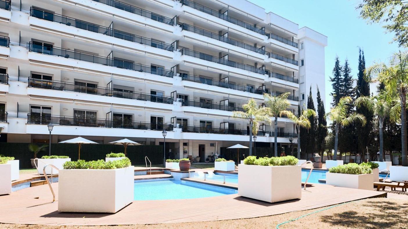 Alva Park Apartment *