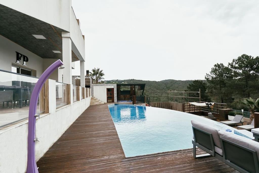 Villa De *