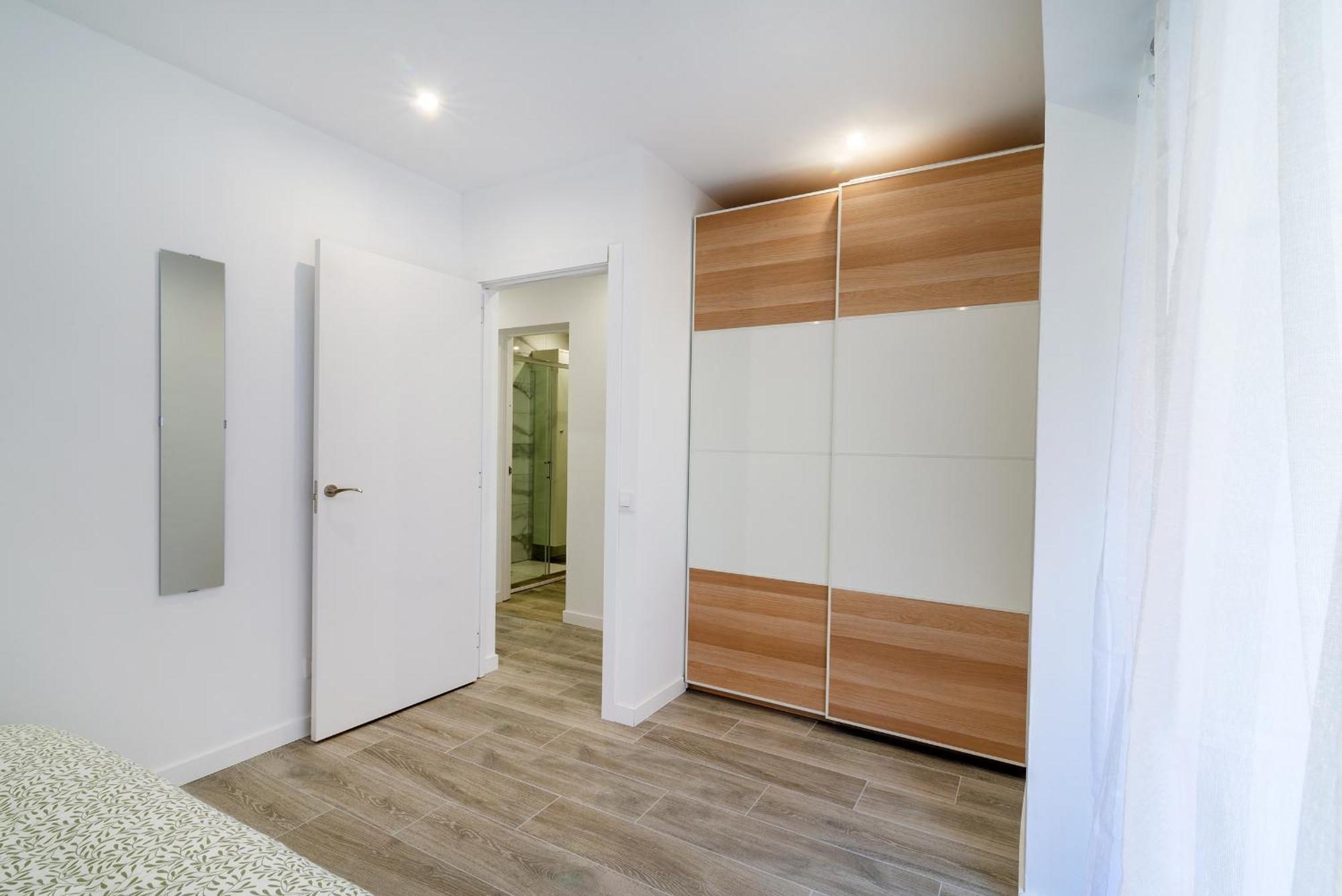 Apartment Pisos Plaza Paris