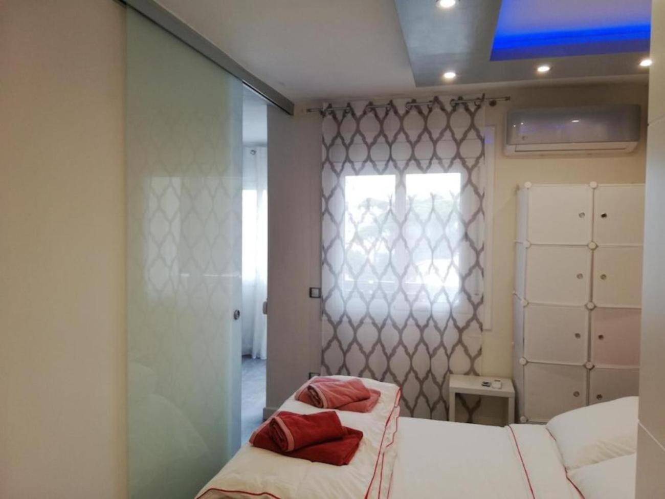 One Bedroom Flat In Fenals For 4 People Apartment *