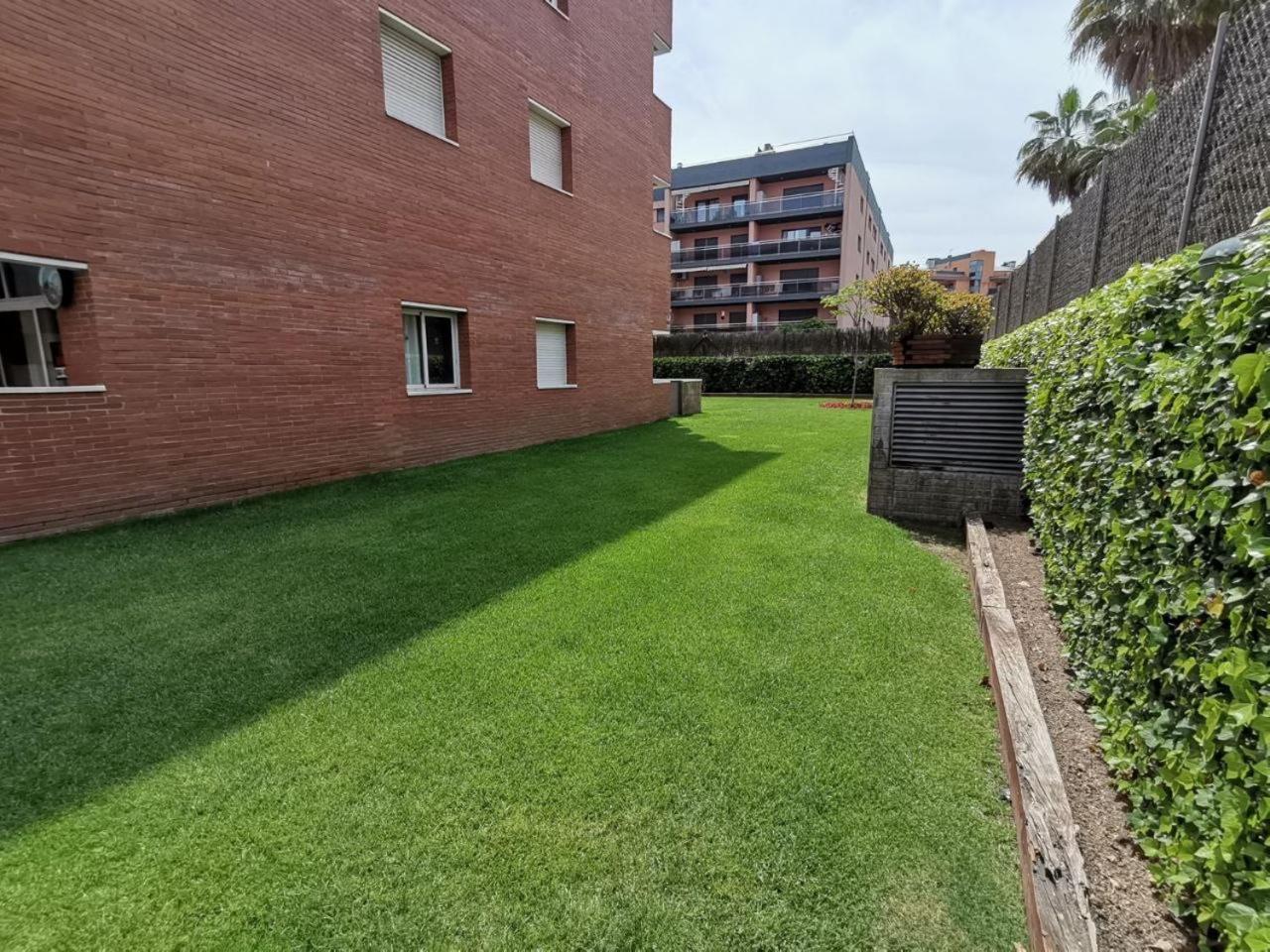 Apartamento+parking +piscina A 250mts Playa Fenals Apartment